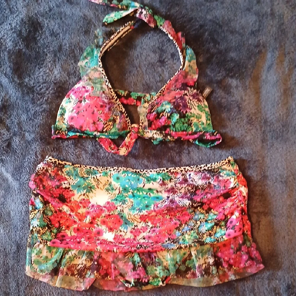 Kenneth Cole Reaction Multicolor Floral Bikini (Top-M, Bottom-L) - Picture 1 of 5